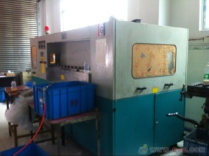 創意辦公用品新寵 彎曲羽毛球拍筆與插套式中性筆的設計與應用